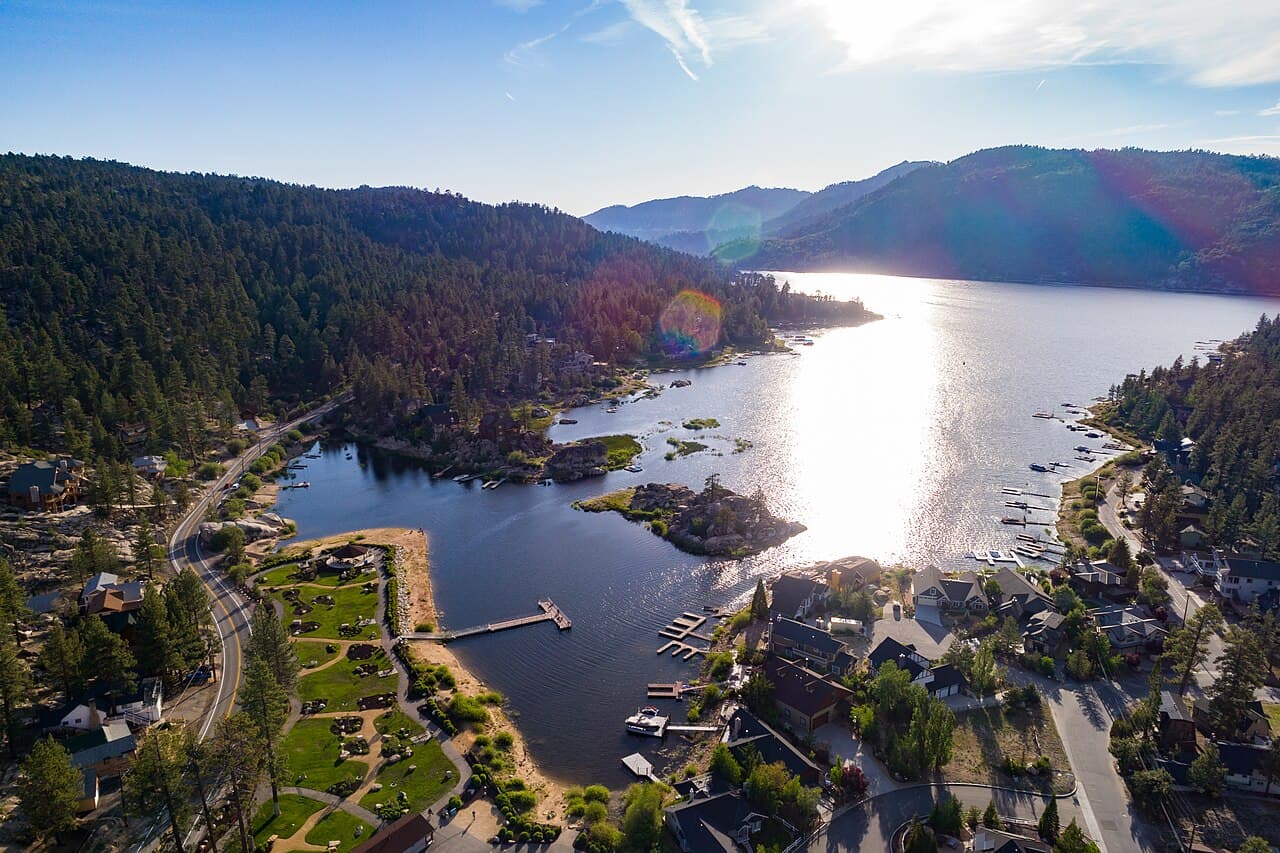 Big Bear Lake, California — Harbor area near Big Bear Lake with road and docks