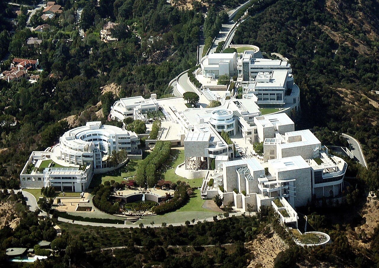 Getty Center — An aerial view of the Getty Center museum in Brentwood, Los Angeles, viewed from the south.