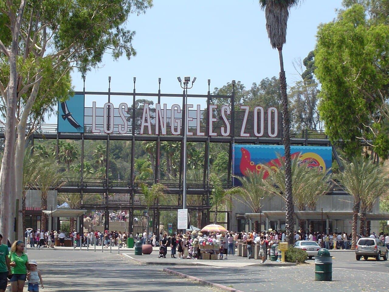 Los Angeles Zoo — Los Angeles Zoo - A summer crowd of LA Zoo, on August 7, 2005