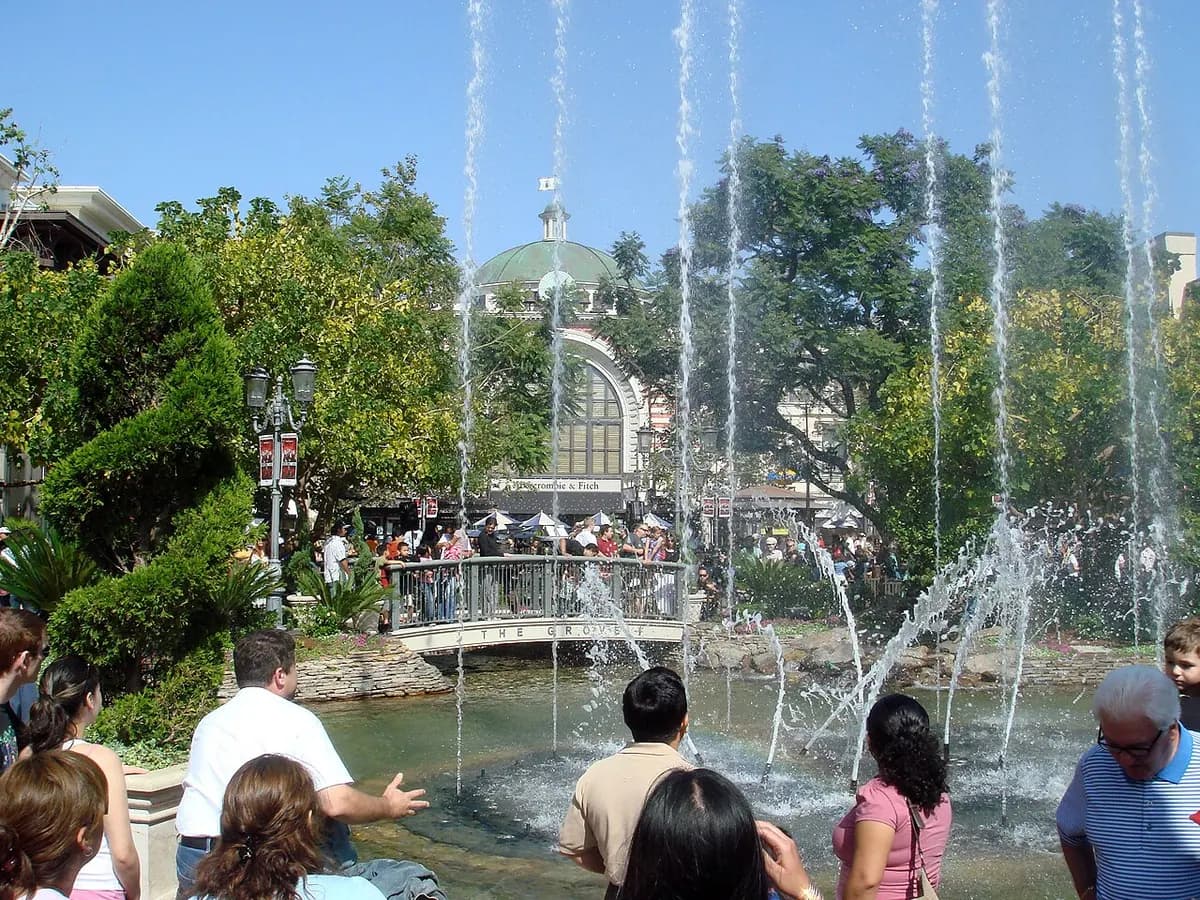 Dancing fountain at The Grove shopping center