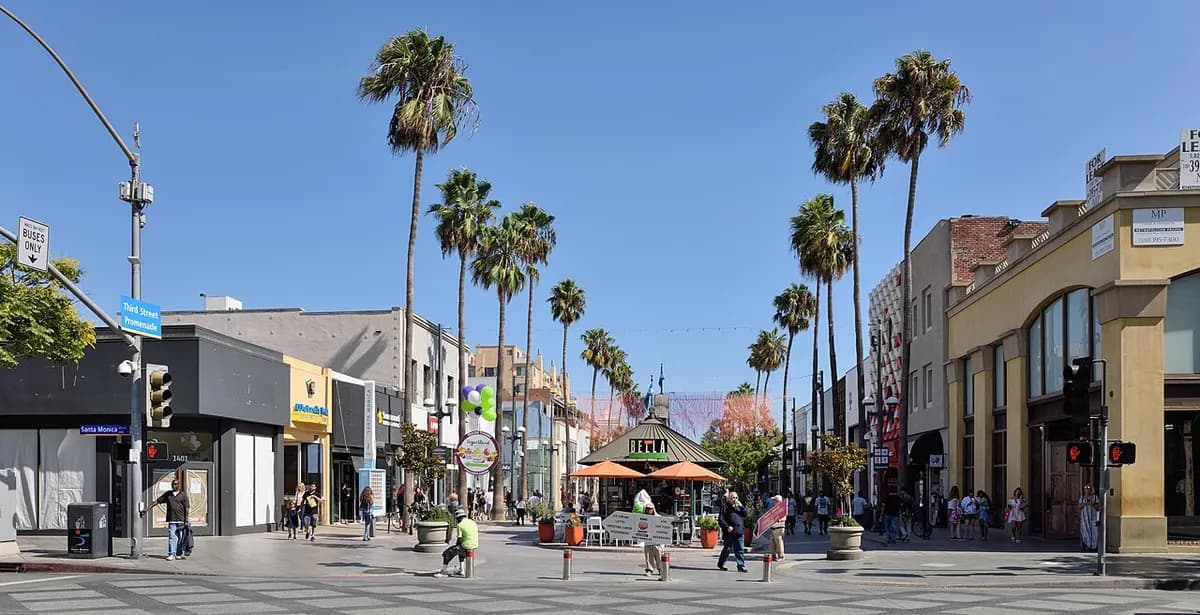 Palm-lined Third Street Promenade in Santa Monica